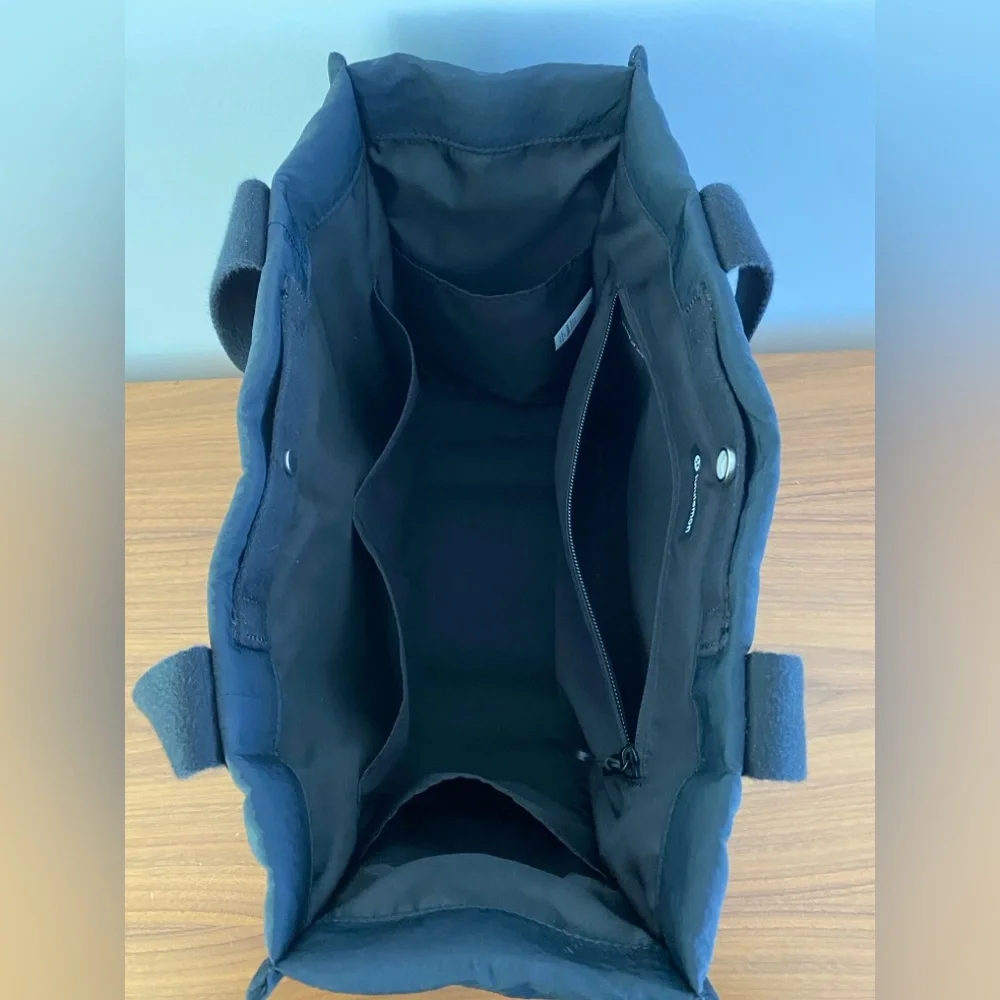 lululemon black padded boxy tote bag - Picture 14 of 15